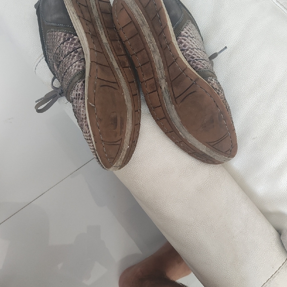 Snakeskin Patterned Sneakers - image 5